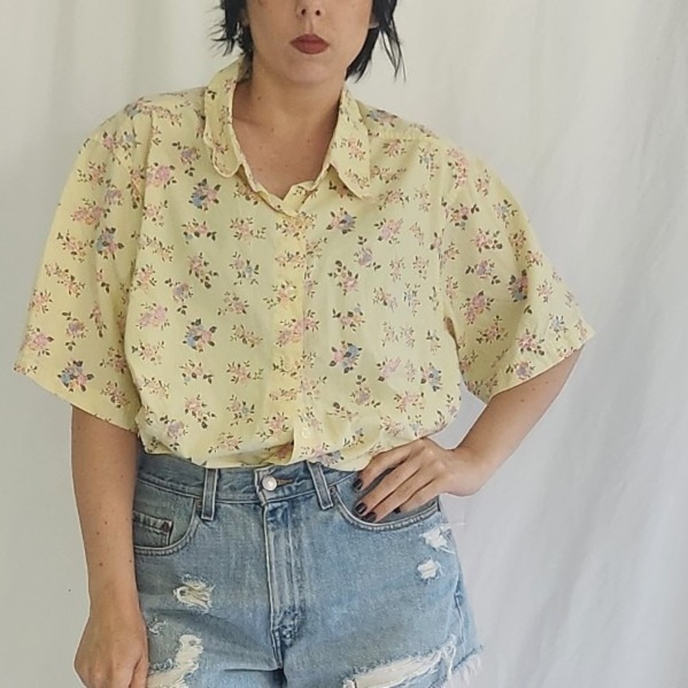 90s/00s Pastel Yellow and Pink Floral Button Down